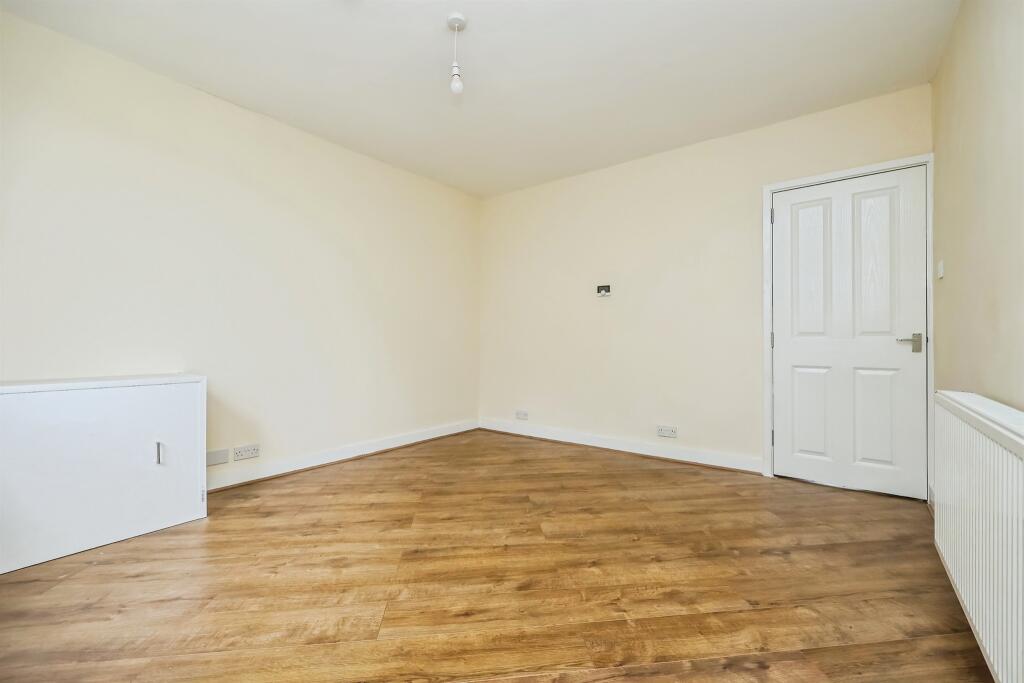 Cotmanhay Road, Ilkeston photo 3