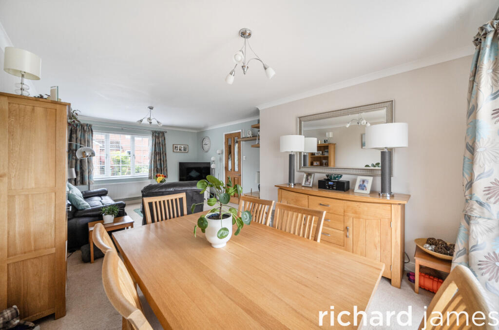 House in Swindon, Pembroke Park, Haydon Wick - View 4