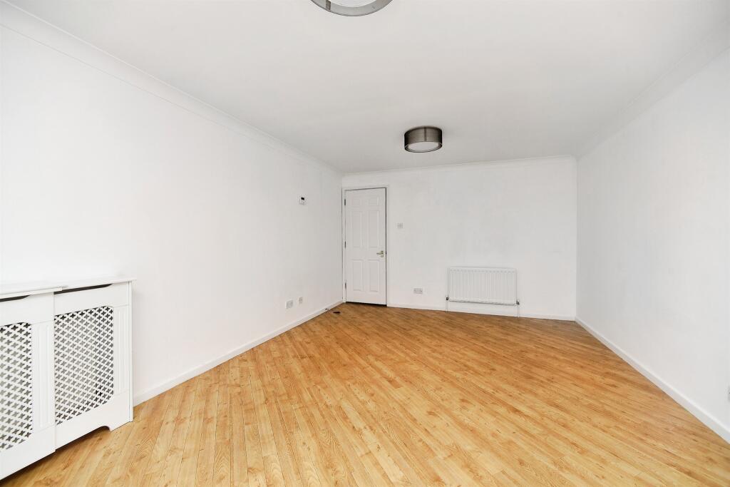 Apartment in Brighton - View 3