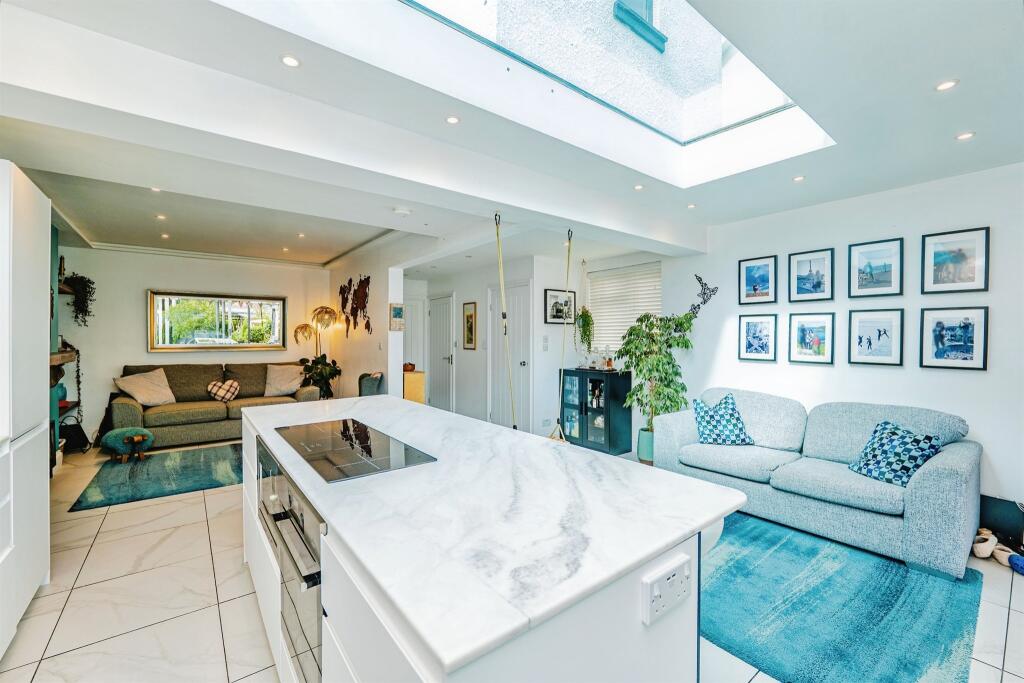 House in Cardiff, Porthcawl - View 3