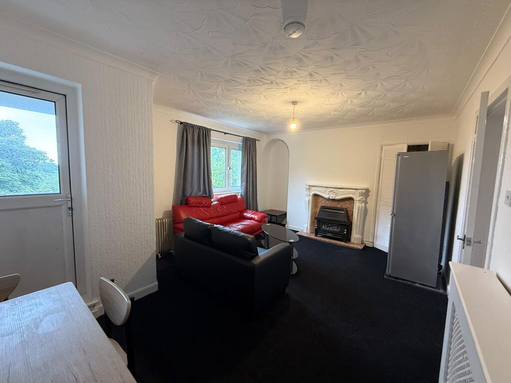 Carmunnock Road, Glasgow, Glasgow City photo 2