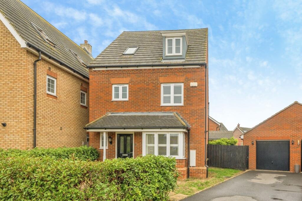 Main image of property: Shackleton Gardens, Flitwick, MK45