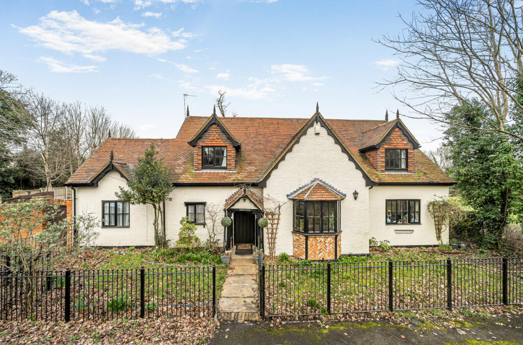 Main image of property: Jigs Lane South, Warfield, Bracknell, Berkshire, RG42
