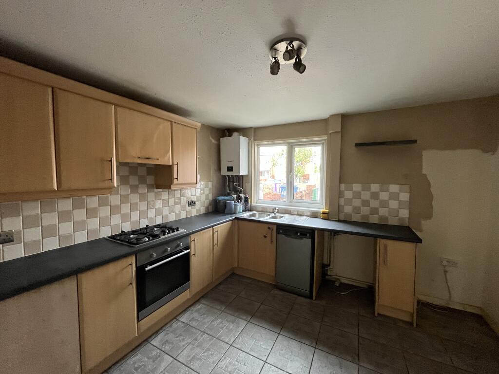42 Miranda Place, Liverpool, Merseyside L20 2HW photo 5