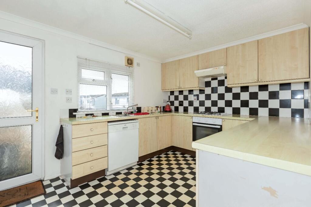 The Broadway, Lancing photo 4