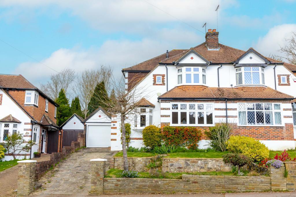 Main image of property: Farm Fields, Sanderstead, Surrey, CR2 0HQ