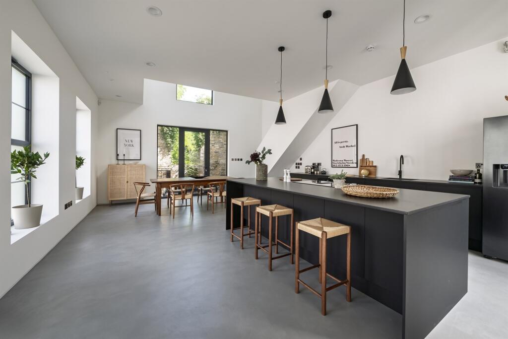 Main image of property: Frithville Gardens, London, W12