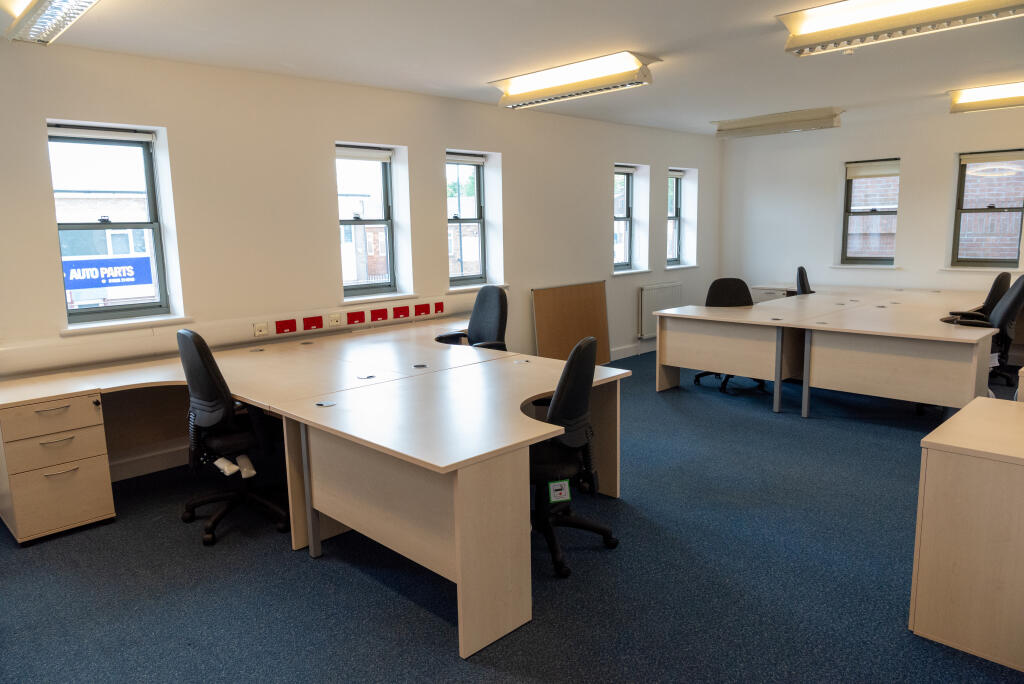 7 desk office