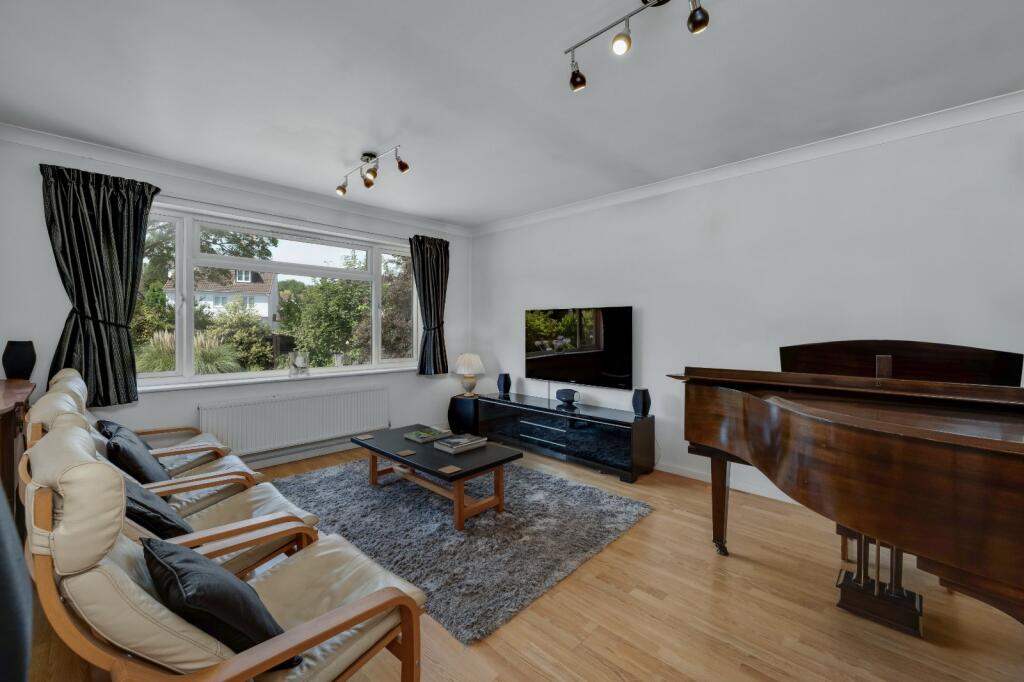 House in Elmbridge, Surrey - View 4