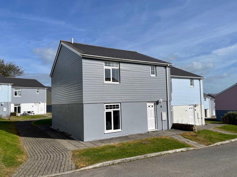 4-bed semi-detached on Atlantic Reach, NEWQUAY, £150,000