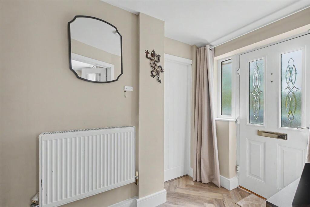 House in Nottingham, Chilwell - View 5