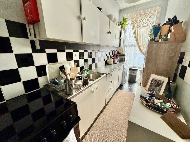 Apartment in Bournemouth, Boscombe - More