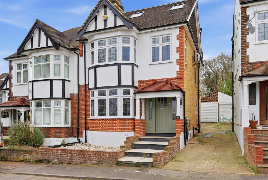 Main image of property: Epping New Road, Buckhurst Hill