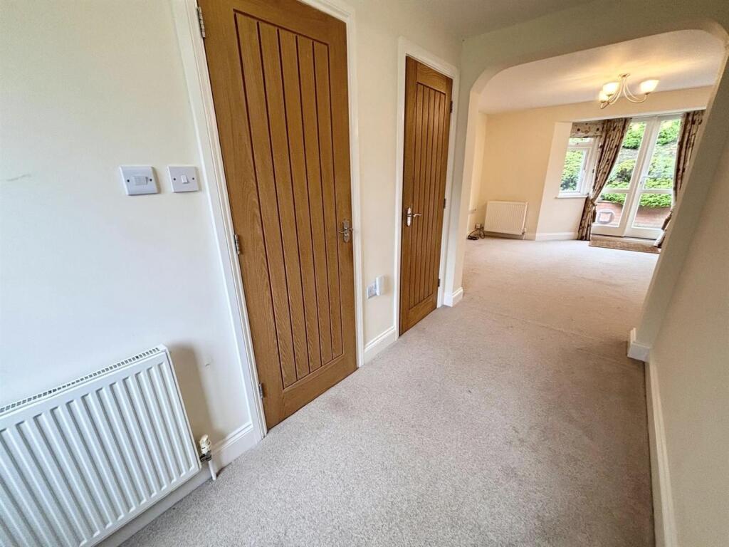 House in Dacorum, Northchurch - View 4