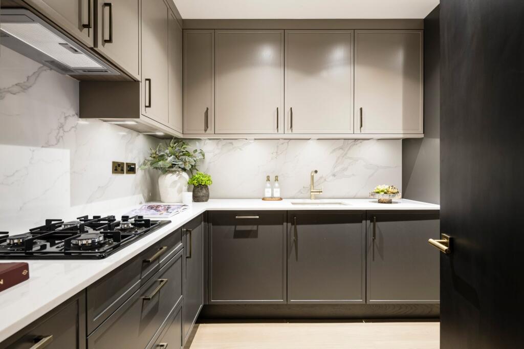 Apartment in London - View 5