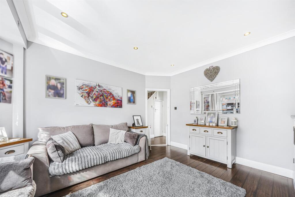 House in London - View 3