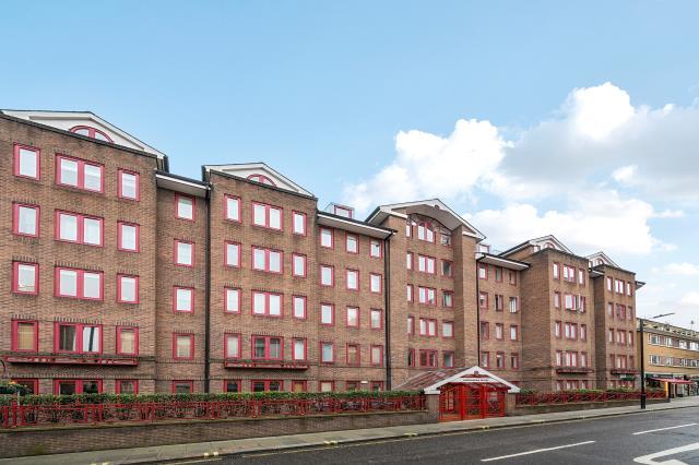 Main image of property: Moscow Road, London