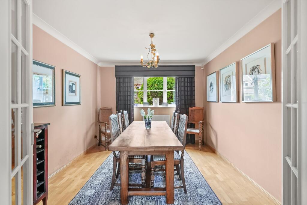 House in Epsom, Stoneleigh - View 5