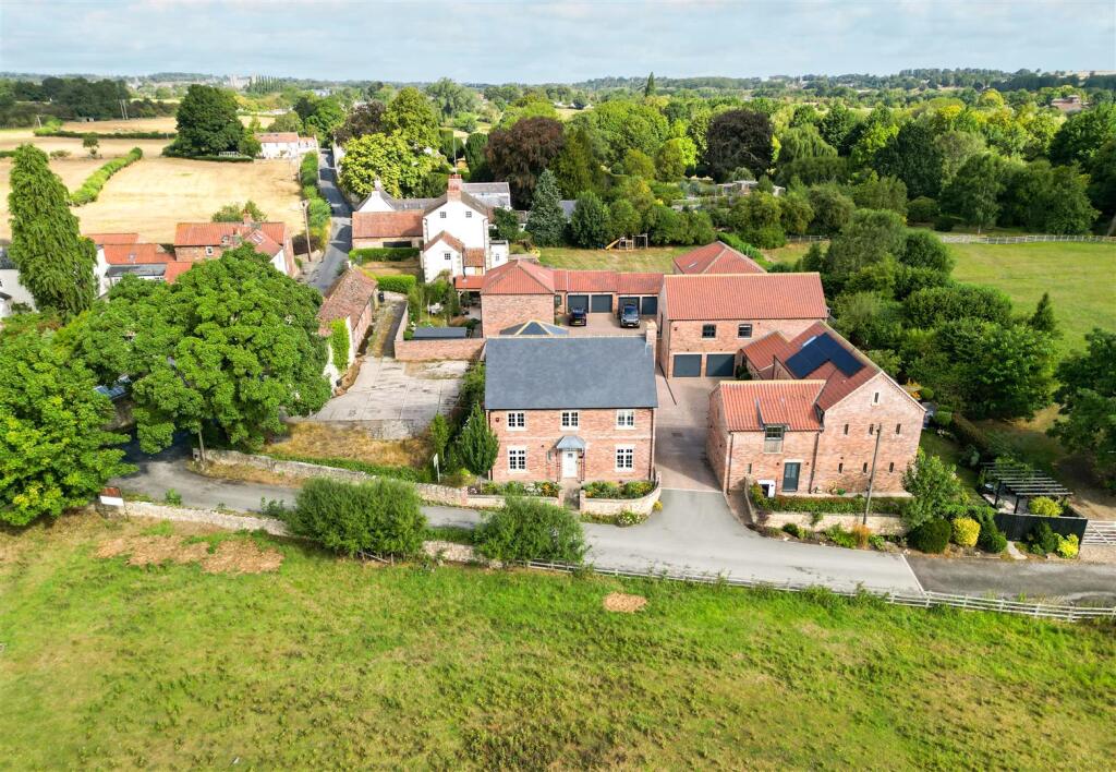 House in Harrogate - View 4