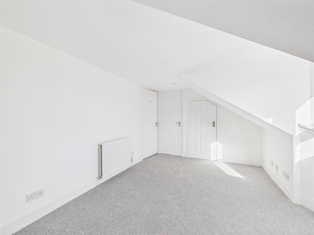 Apartment in Perth - View 4