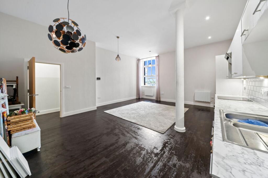 Apartment in Wigan, Greater Manchester - View 4