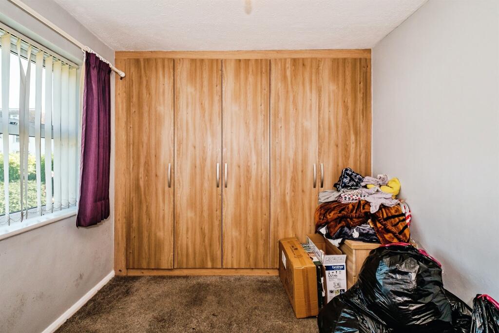 Apartment in Worthing, West Sussex - More
