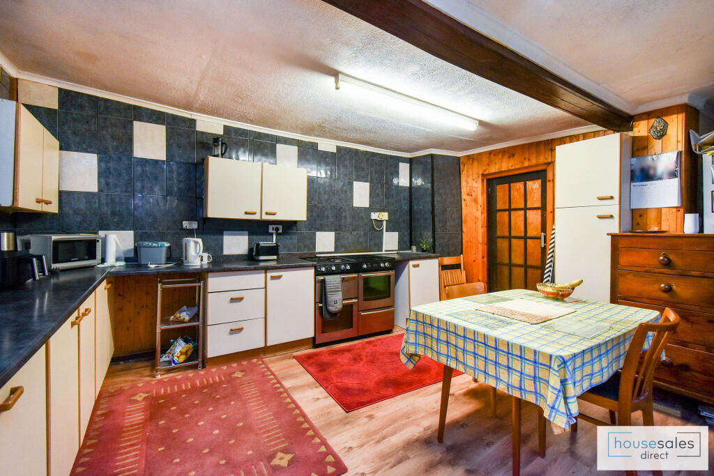 Gelli Houses Cymmer, Port Talbot, SA13 photo 2