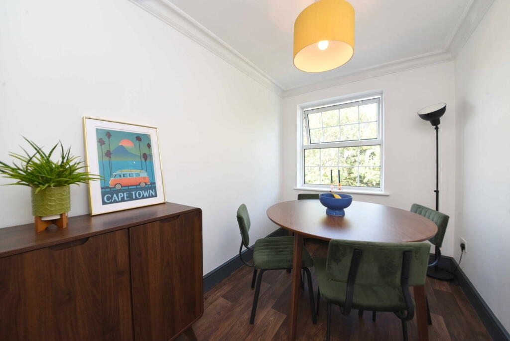 Apartment in London - View 5