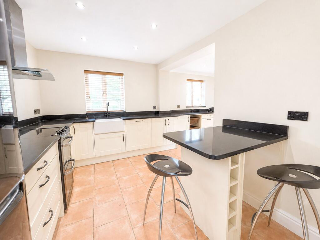 House in Wirral, Liverpool City Region - View 4
