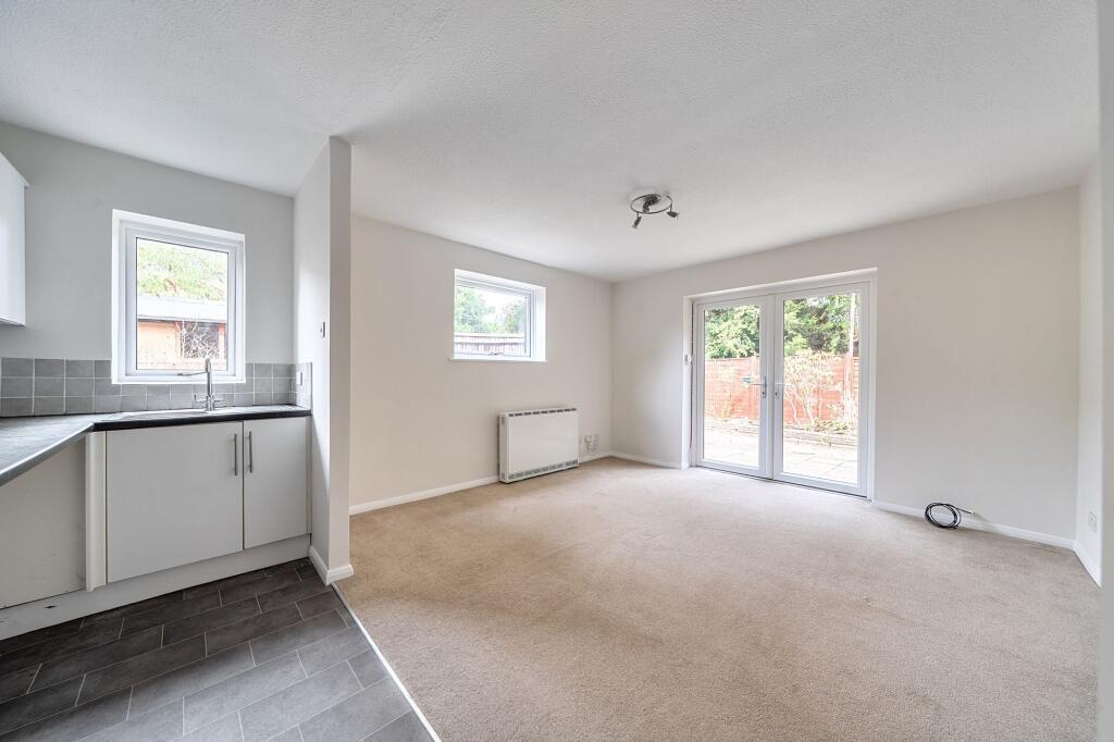 Apartment in Waverley, Haslemere - View 5