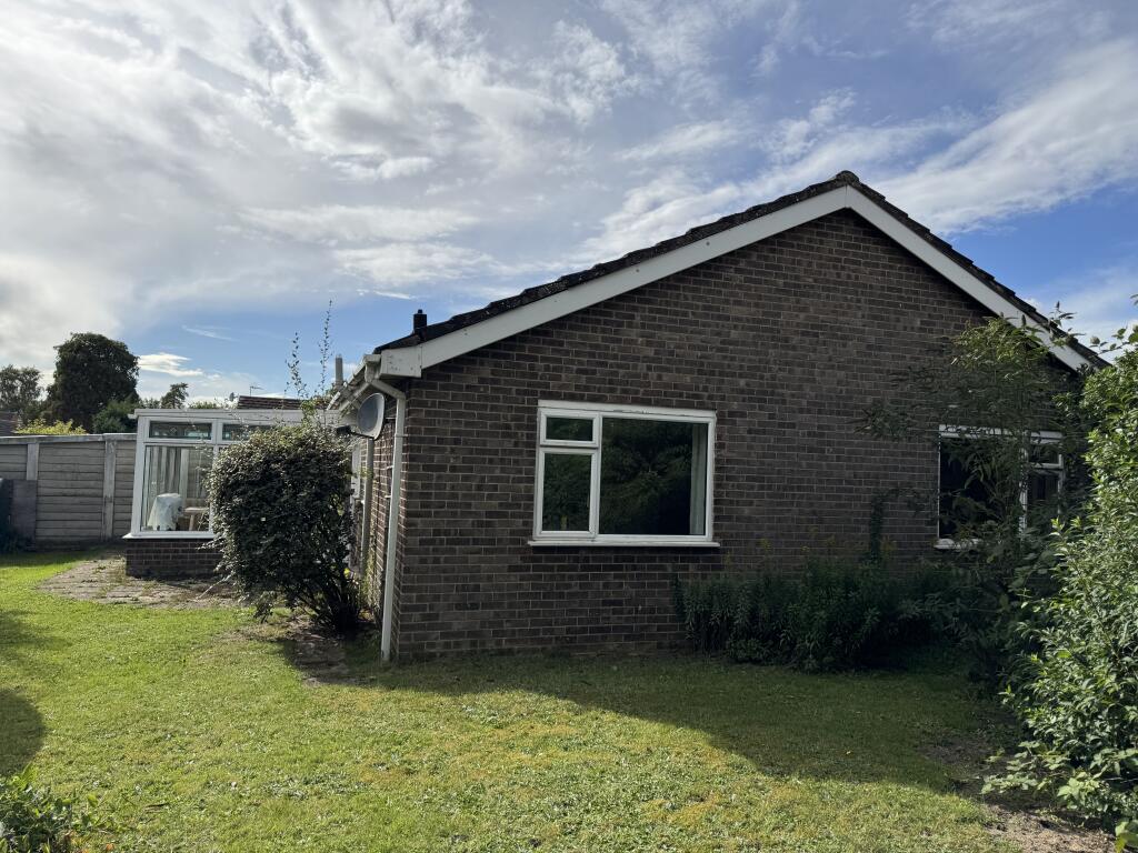 47 Old Vicarage Park, Narborough, King's Lynn PE32 1TH photo 2