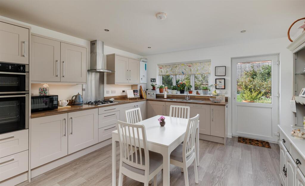 House in Godshill, Isle of Wight - View 4