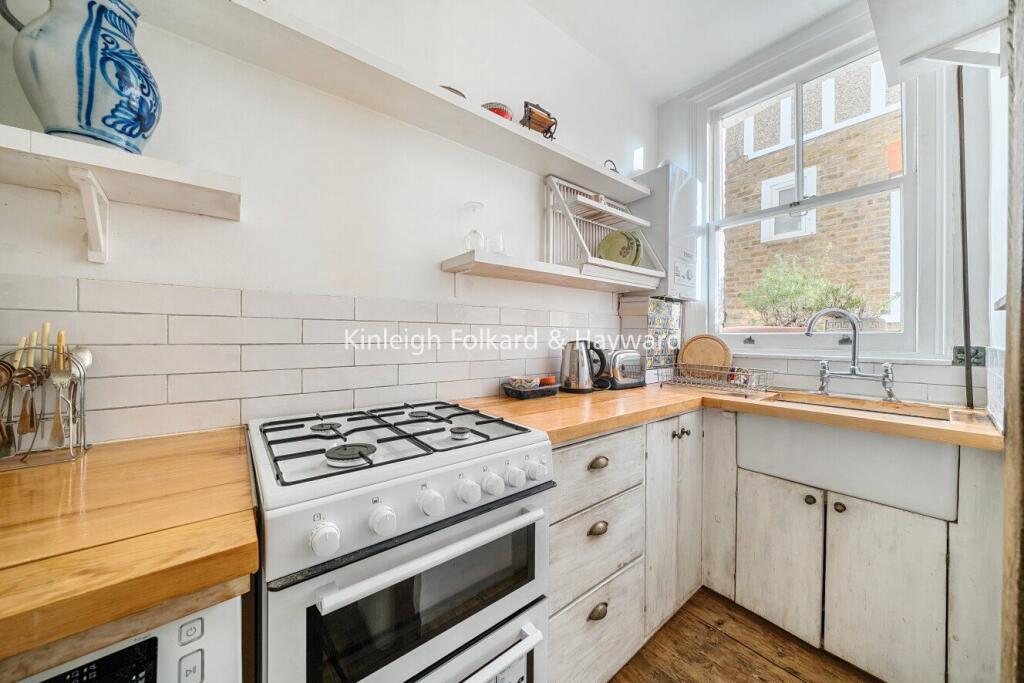 Main image of property: Spencer Road, London, W4