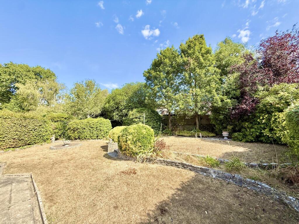 Terrington Avenue, Highcliffe on Sea photo 4