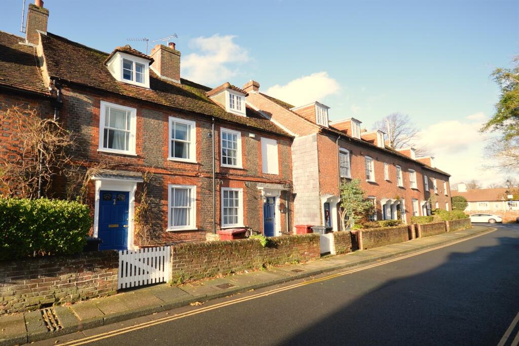 Main image of property: Little London, Chichester, PO19