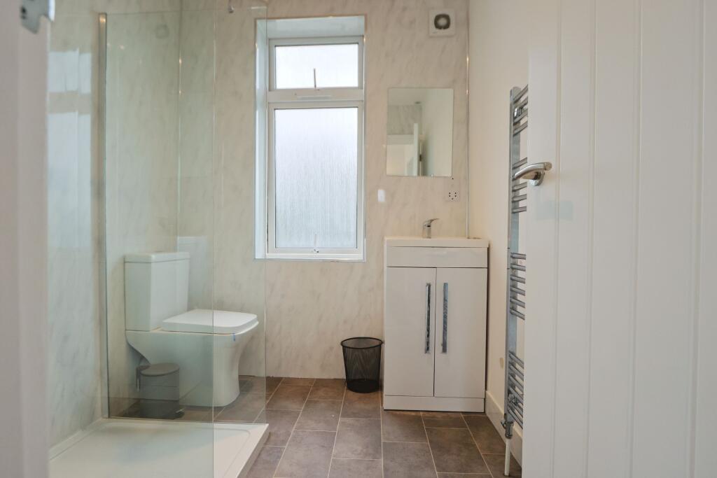 3 bedroom semi-detached house for rent