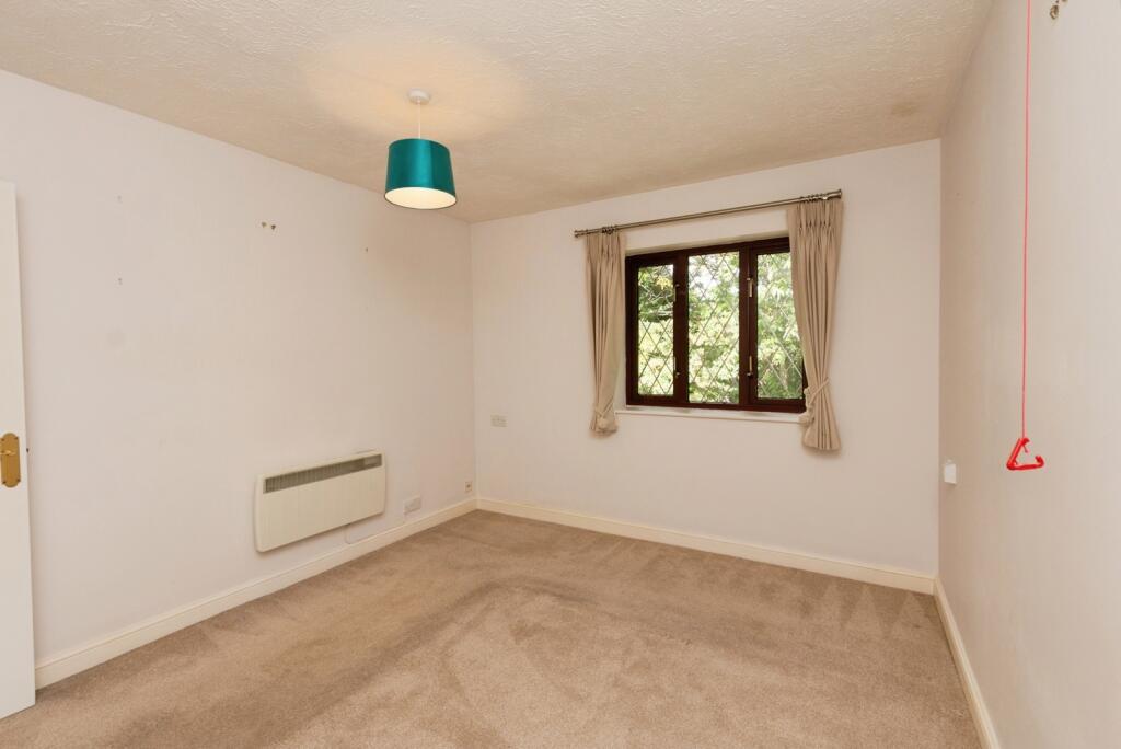 Apartment in Guildford - View 4