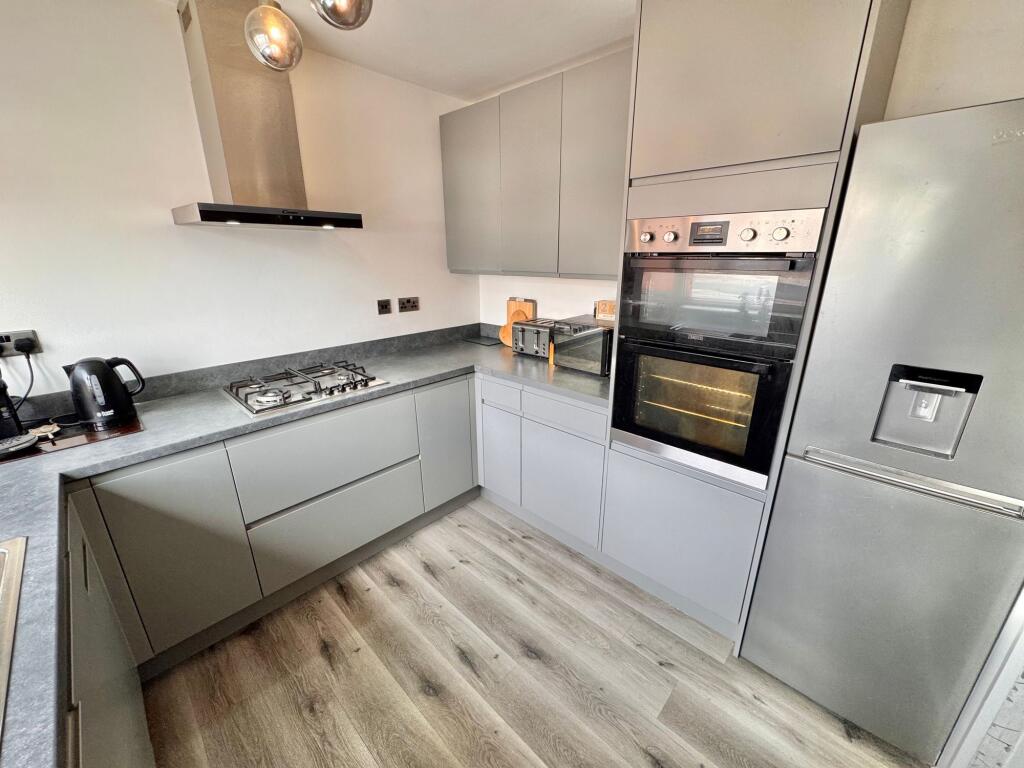 House in Nuneaton and Bedworth, Warwickshire - View 4