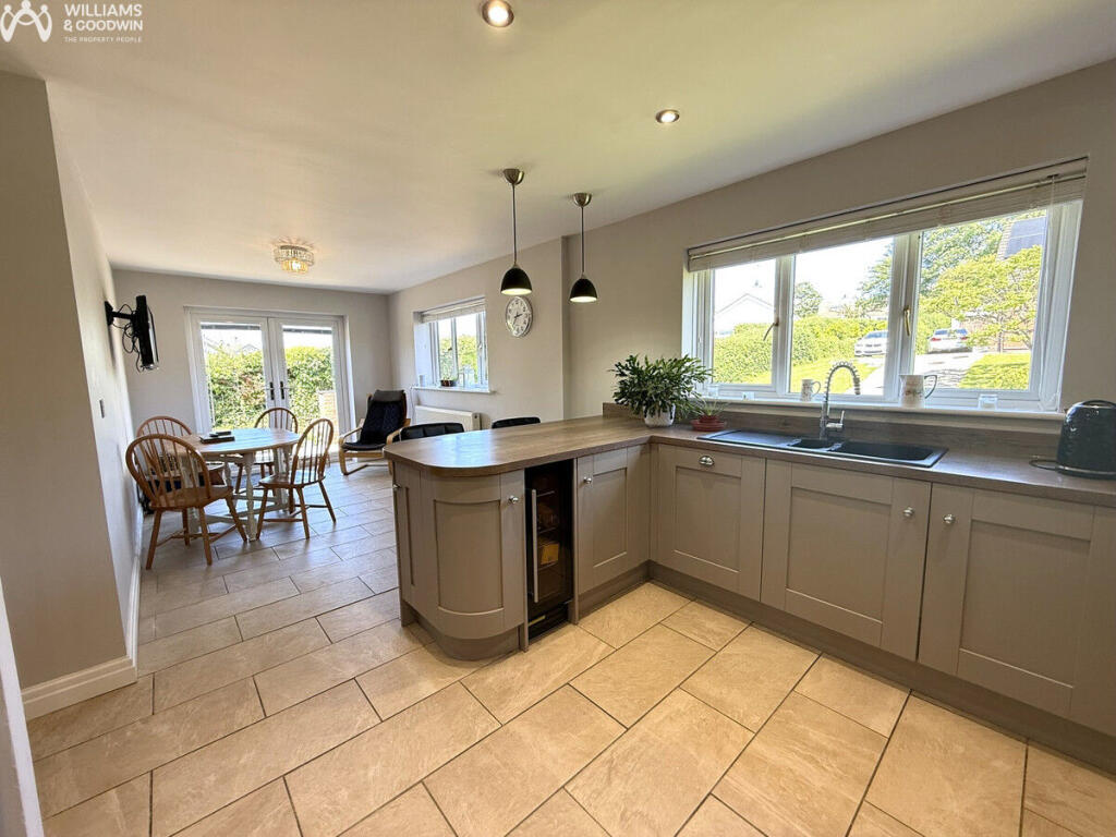 Ty'n Coed Uchaf, Llangefni, Anglesey, LL77 photo 4