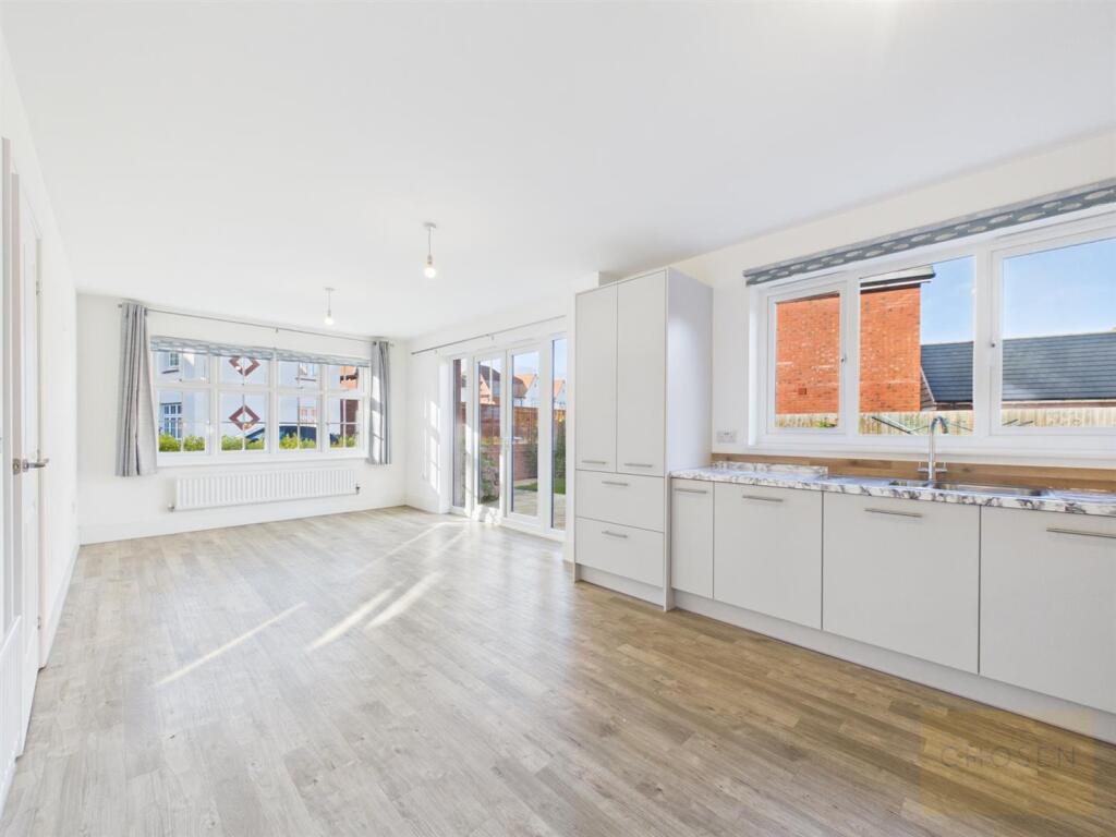 House in Gloucester - View 2
