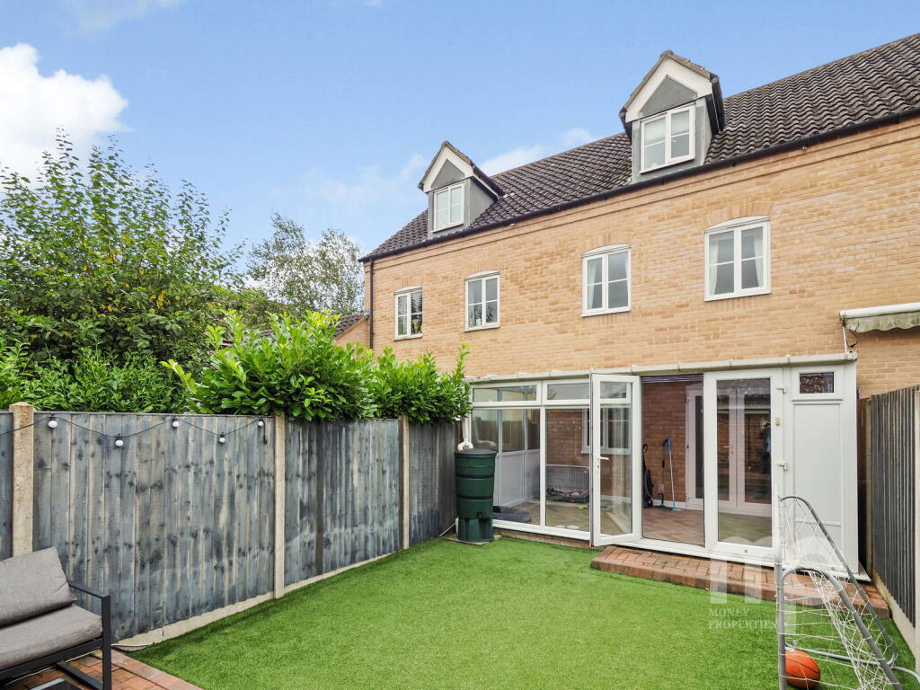 Blackthorn Road, Wymondham, NR18 0PY photo 4