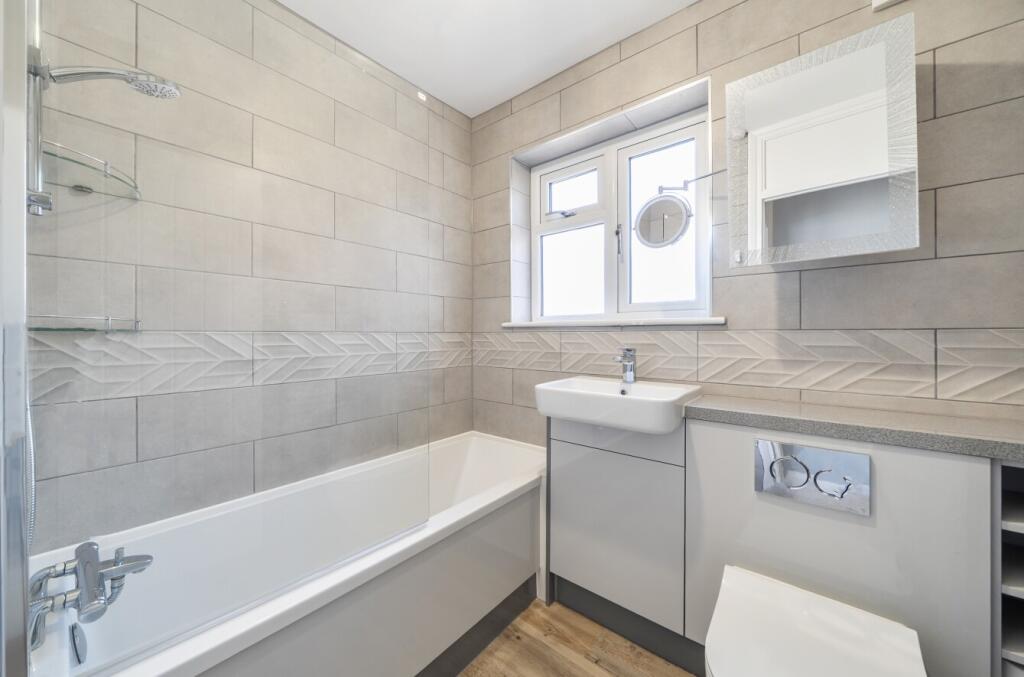 House in South Ockendon, North Stifford - View 4