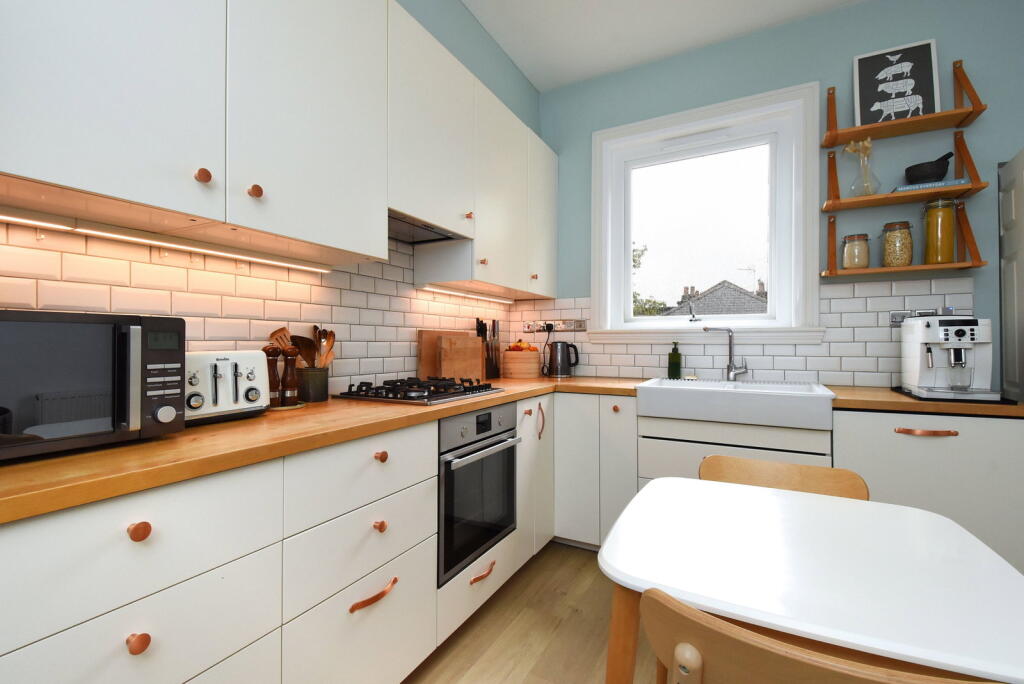 Apartment in London - More