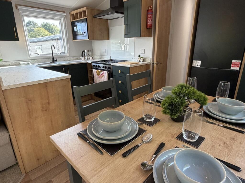 MIll Lane, Hawksworth, Leeds, LS20 8PQ - View 5