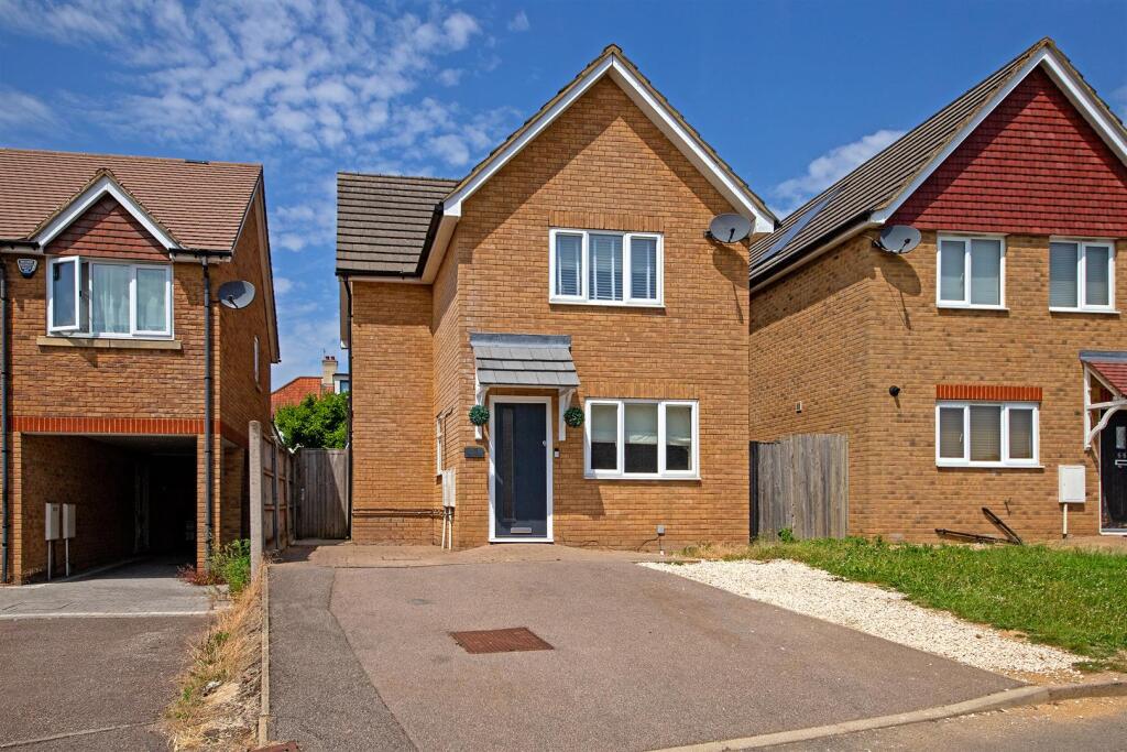 Main image of property: Sempill Road, Hemel Hempstead