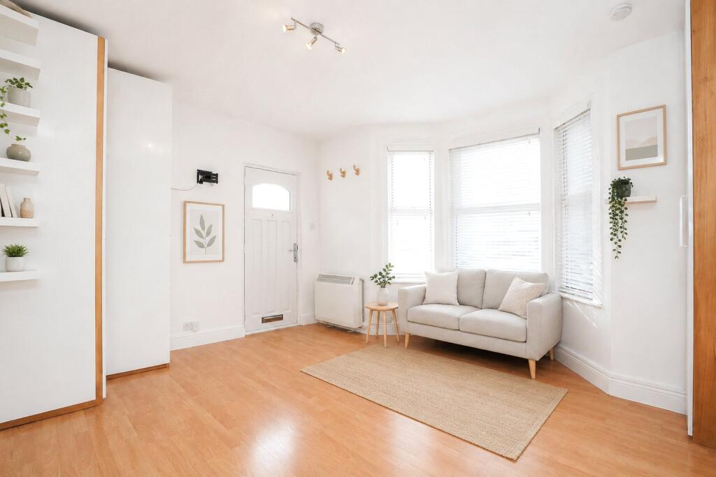 Apartment in St Albans - View 3