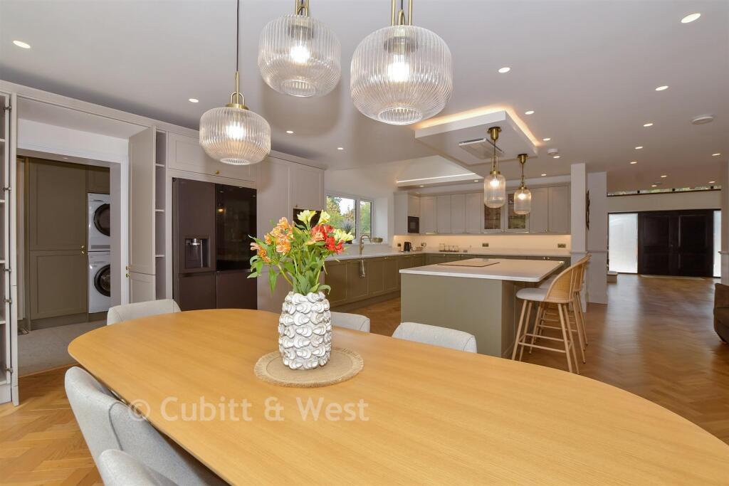 House in Pulborough, Broadford Bridge, West Chiltington - View 2