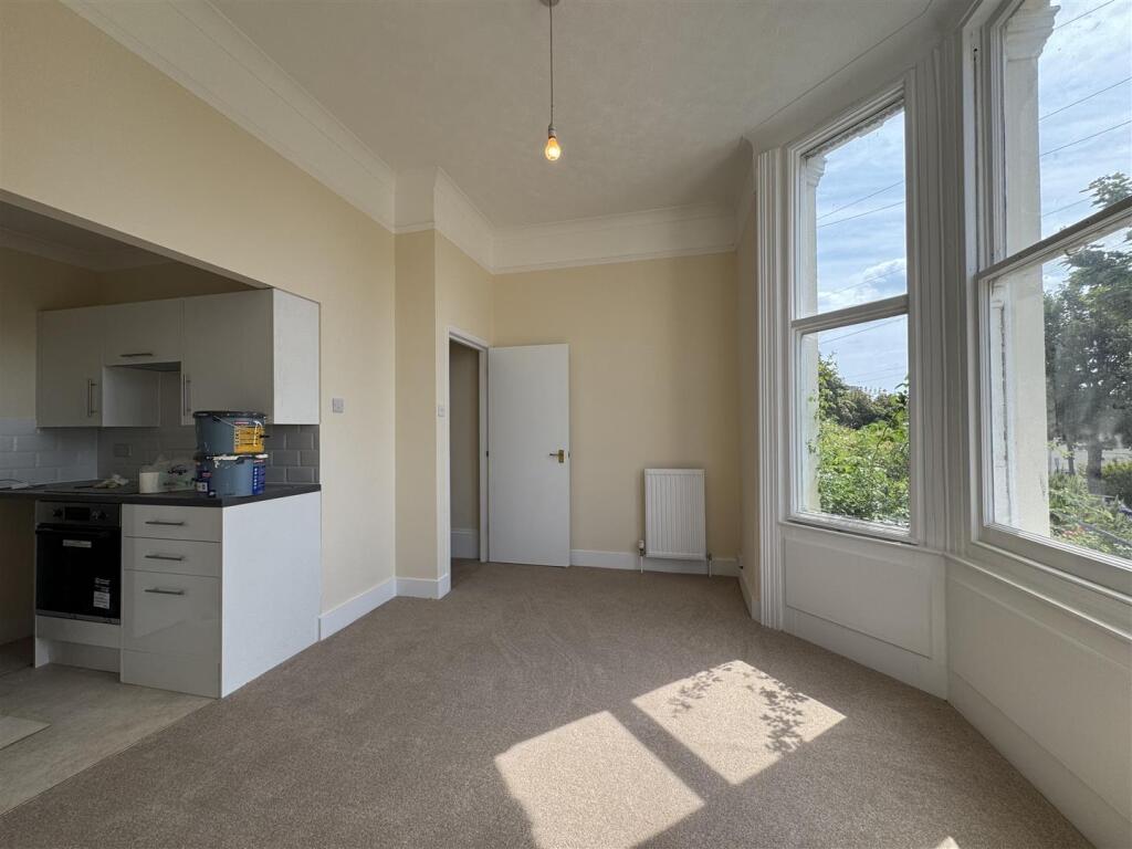 Apartment in Brighton - View 3