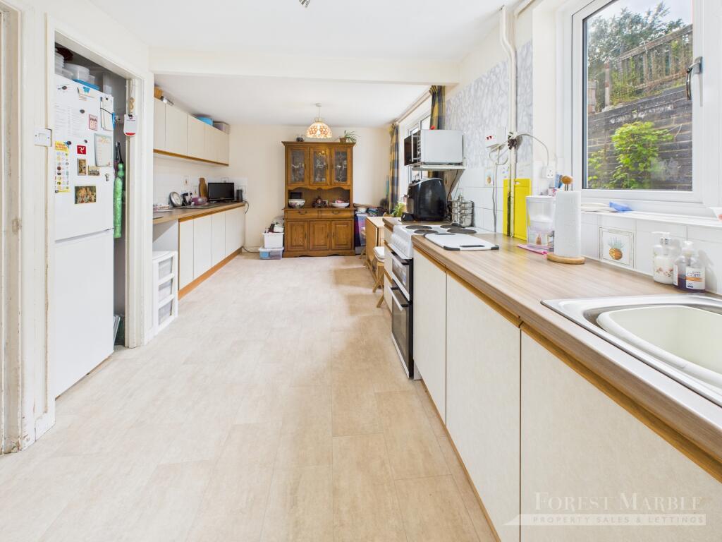 House in Frome, Packsaddle - More