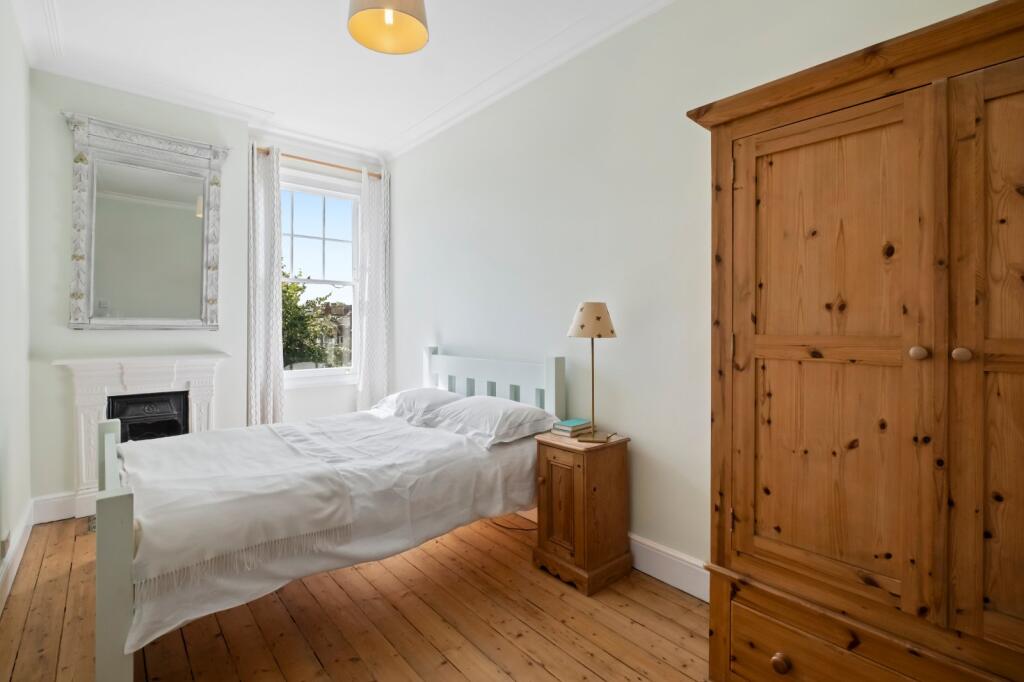 Apartment in London - View 4